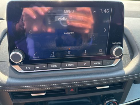 Used 2024 Nissan Rogue SV image 24
