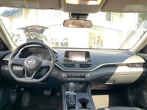 Used 2024 Nissan Altima 2.5 S image 31