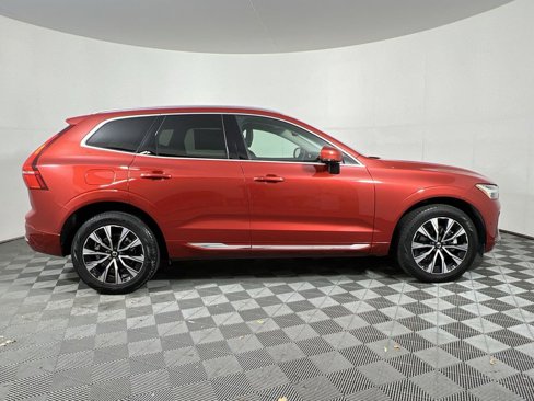 Certified 2023 Volvo XC60 B5 Plus w/ Climate Package image 11