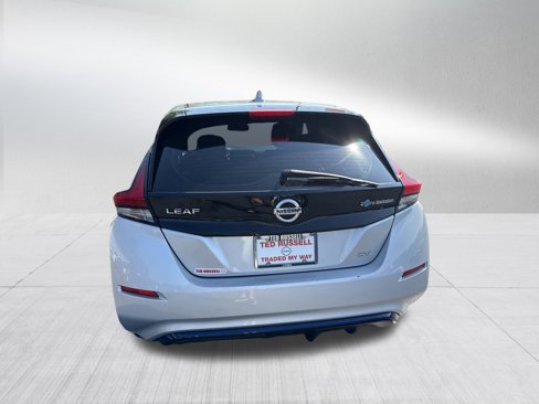 Used 2018 Nissan Leaf SV w/ SV Technology Package image 4