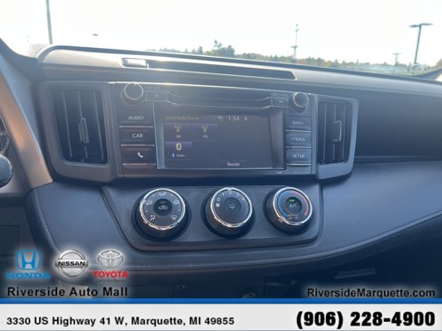 Used 2018 Toyota RAV4 LE image 17