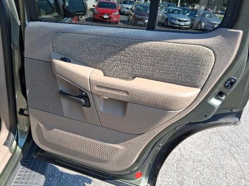 Used 2002 Ford Explorer XLT image 21