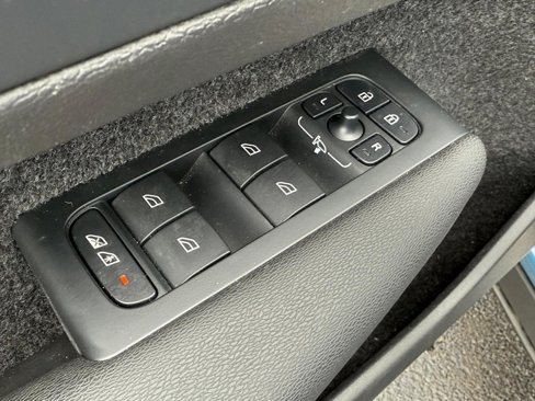 Certified 2023 Volvo C40 P8 Recharge Plus w/ Protection Package Premier image 15