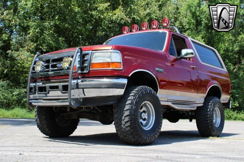 Used 1996 Ford Bronco image 2
