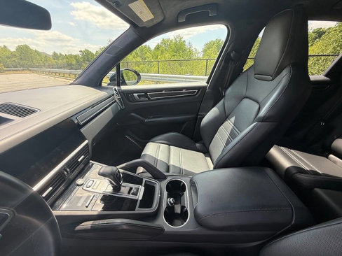 Used 2022 Porsche Cayenne GTS image 24