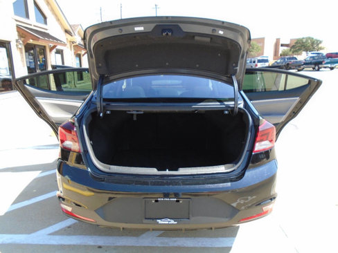 Used 2020 Hyundai Elantra SE w/ Cargo Package (C1) image 23