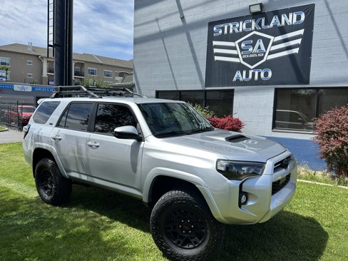 Used 2021 Toyota 4Runner SR5 Premium w/ Moonroof Package image 2