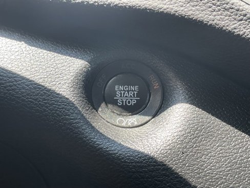 Used 2018 Jeep Cherokee Latitude Plus w/ Cold Weather Group image 21