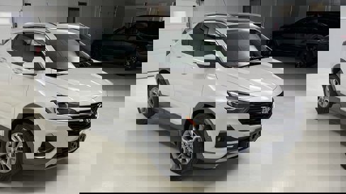 Used 2022 Buick Encore GX Essence w/ Advanced Technology Package image 4