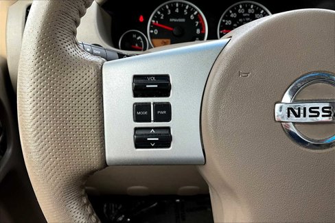 Used 2012 Nissan Pathfinder SV image 23