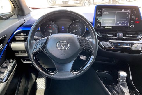 Used 2021 Toyota C-HR XLE image 8