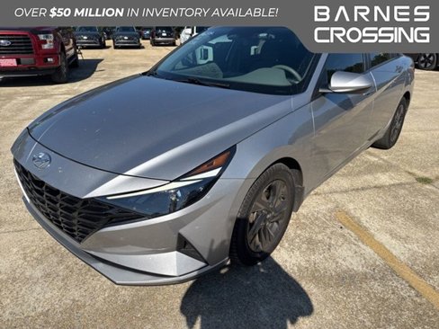 Used 2022 Hyundai Elantra SEL image 1