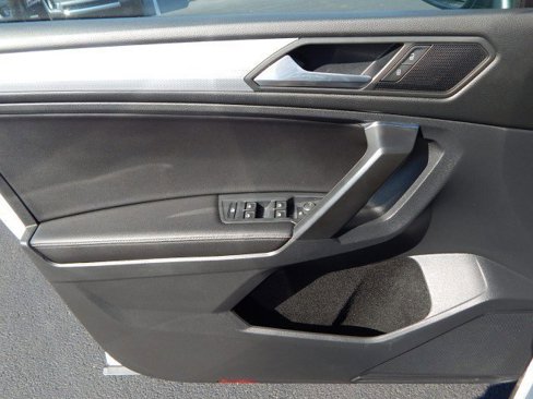 Used 2022 Volkswagen Tiguan S image 8