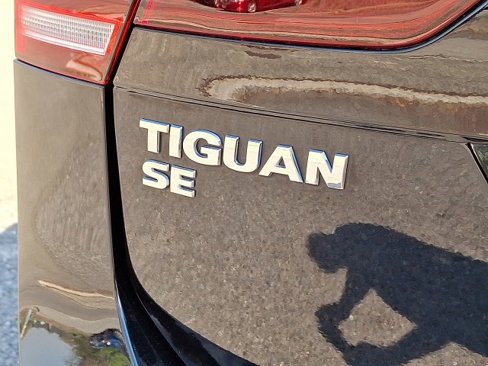 Certified 2021 Volkswagen Tiguan SE image 31