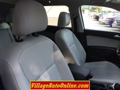 Used 2018 Volkswagen Tiguan SEL image 33