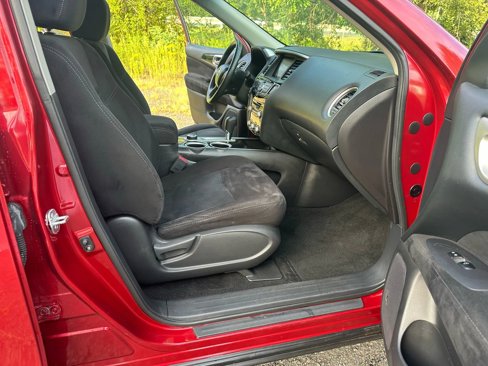Used 2014 Nissan Pathfinder SV image 12