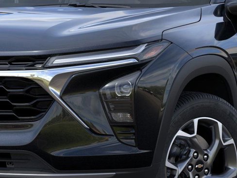 New 2025 Chevrolet Trax LT w/ Driver Confidence Package image 10