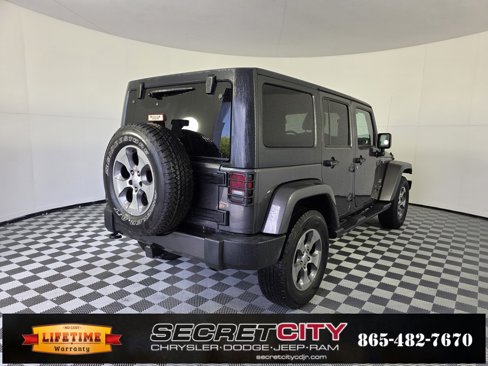 Used 2018 Jeep Wrangler Unlimited Sahara image 7