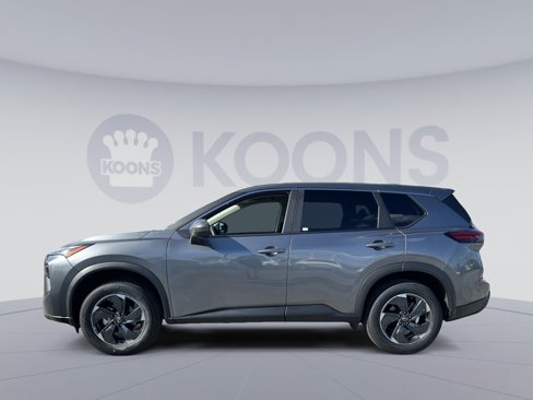 Used 2024 Nissan Rogue SV image 2