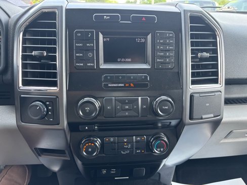 Used 2015 Ford F150 XLT image 29