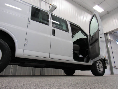 Used 2020 Chevrolet Express 2500 w/ Driver Convenience Package image 25