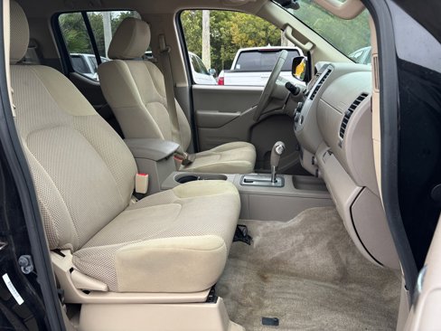 Used 2015 Nissan Frontier SV w/ SV Value Truck Package image 23