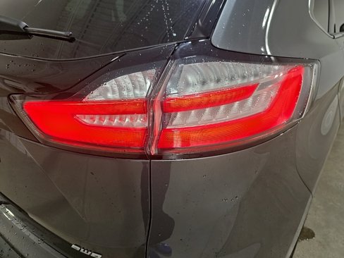 Used 2024 Ford Edge Titanium image 9