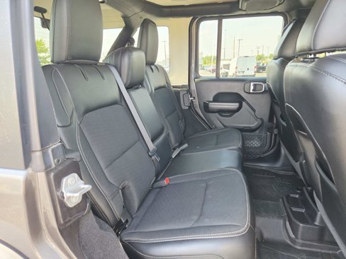 Used 2021 Jeep Wrangler Unlimited Sport image 17