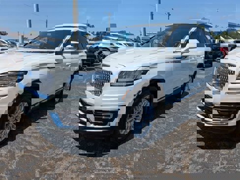 Used 2020 Lincoln Nautilus FWD image 8