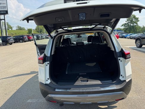 Used 2023 Nissan Rogue SL w/ SL Premium Package image 13