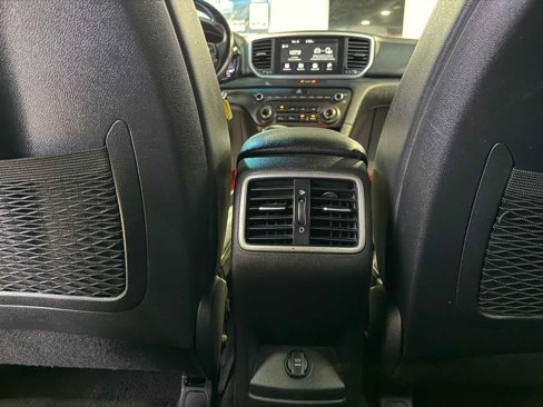Used 2020 Kia Sportage S image 31