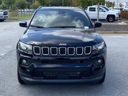 New 2025 Jeep Compass Latitude image 2