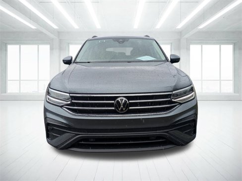 Used 2024 Volkswagen Tiguan S image 8
