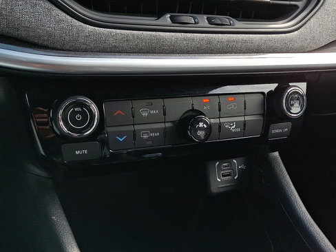 Used 2022 Jeep Compass Latitude image 22