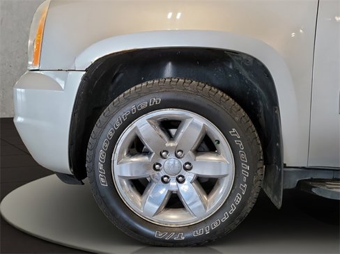 Used 2011 GMC Yukon XL SLT w/ SLT-2 Equipment Package image 21