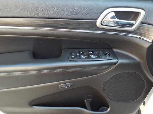 Used 2019 Jeep Grand Cherokee Limited image 14