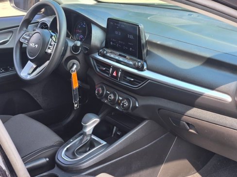 Used 2023 Kia Forte LX image 7