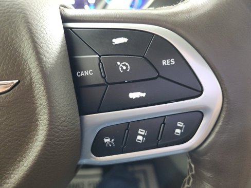 Used 2021 Chrysler Pacifica Touring w/ Cold Weather Group image 24