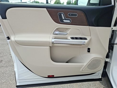 Used 2022 Mercedes-Benz GLB 250 4MATIC image 13