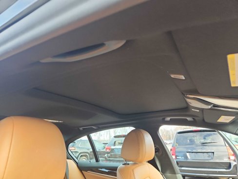 Used 2018 BMW 530i xDrive w/ Premium Package image 40