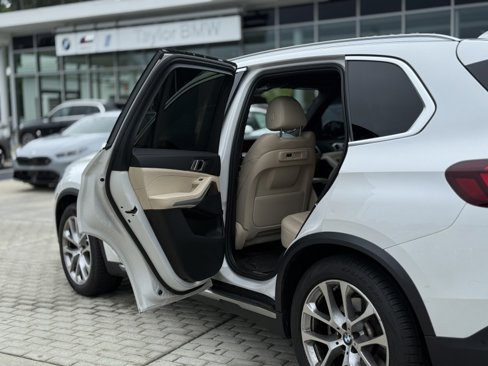 Used 2021 BMW X5 sDrive40i image 11