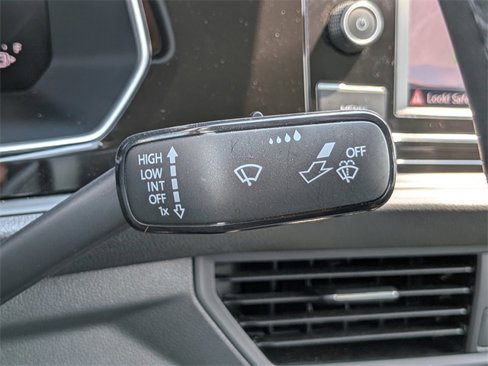 Used 2024 Volkswagen Jetta SE image 25