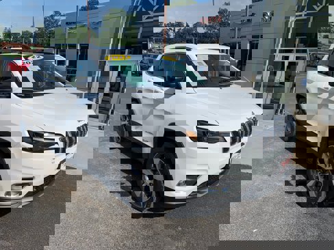 Certified 2022 Jeep Cherokee Limited w/ Mopar Interior Package image 2