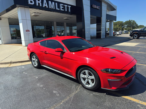 Used 2020 Ford Mustang Coupe image 3