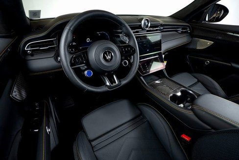 Used 2024 Maserati Grecale Modena image 15