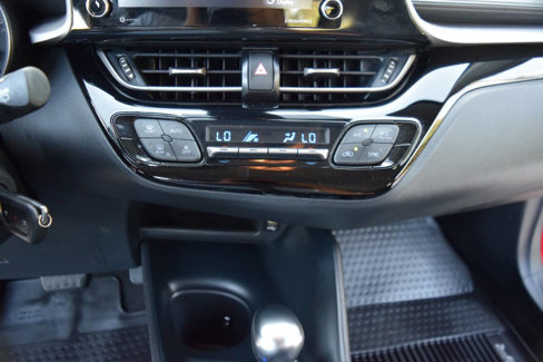Used 2020 Toyota C-HR LE image 56