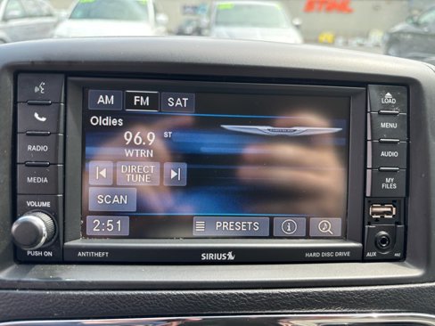 Used 2016 Chrysler Town & Country Touring image 35