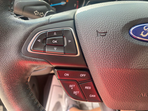 Used 2017 Ford Escape Titanium image 16