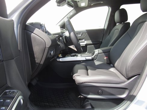 New 2025 Mercedes-Benz GLB 250 4MATIC image 10