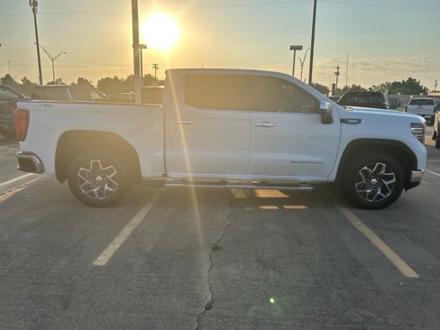 Used 2023 GMC Sierra 1500 SLT w/ SLT Premium Package image 5